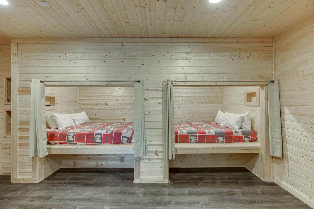 Deluxe Cabin For Groups Near Helen W Hot Tub Cornelia Eksteriør bilde
