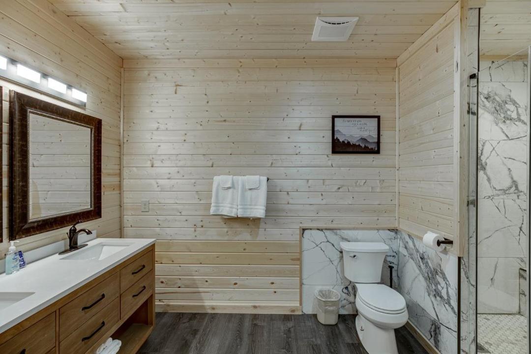 Deluxe Cabin For Groups Near Helen W Hot Tub Cornelia Eksteriør bilde